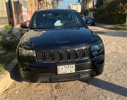 جیپ گراند شیرۆکی